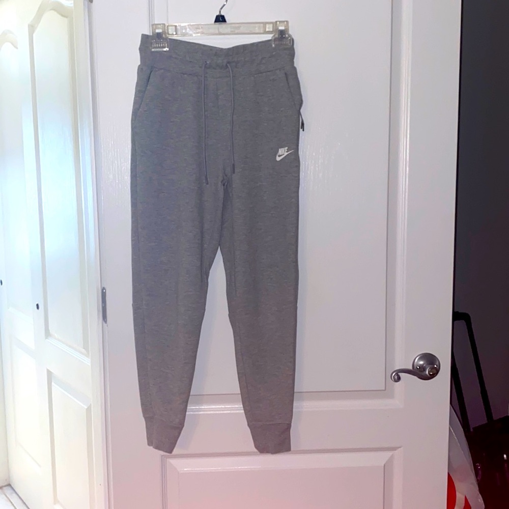 gray sweat pants /joggers